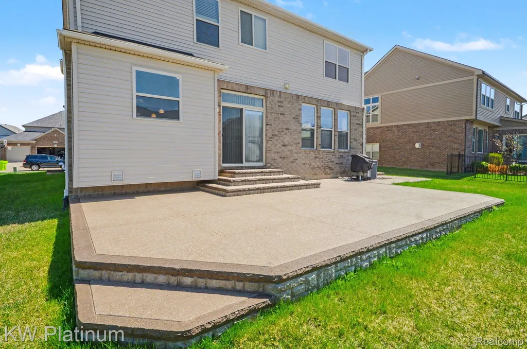 55321 Demaret Drive Macomb Township MI 48042