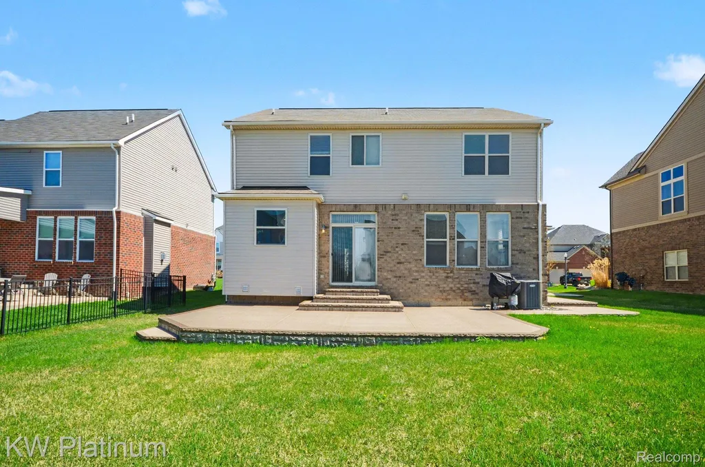 55321 Demaret Drive Macomb Township MI 48042