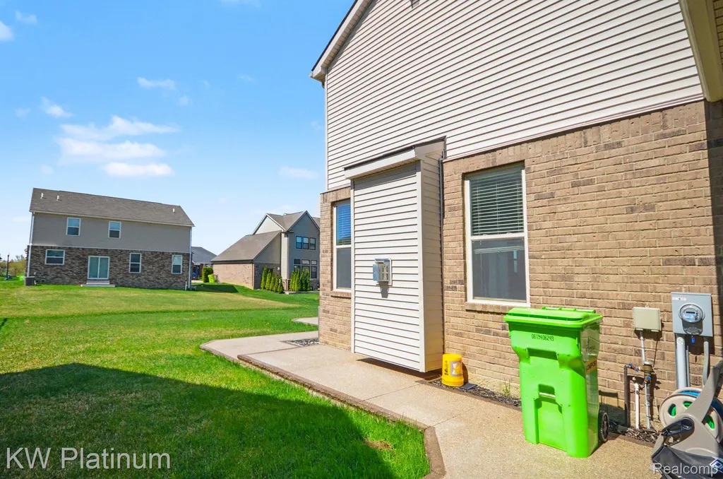 55321 Demaret Drive Macomb Township MI 48042