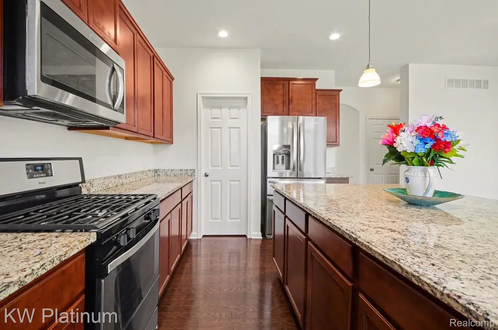55321 Demaret Drive Macomb Township MI 48042