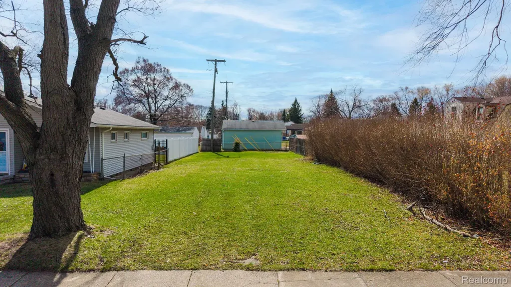 20751 Powers Avenue Dearborn Heights City MI 48125