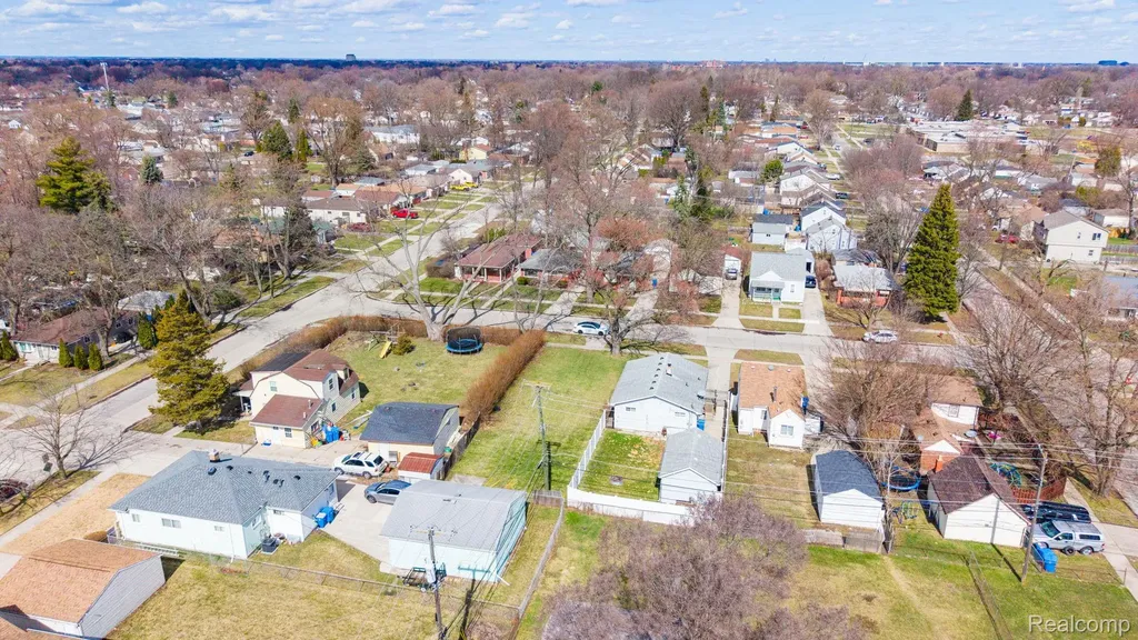 20751 Powers Avenue Dearborn Heights City MI 48125