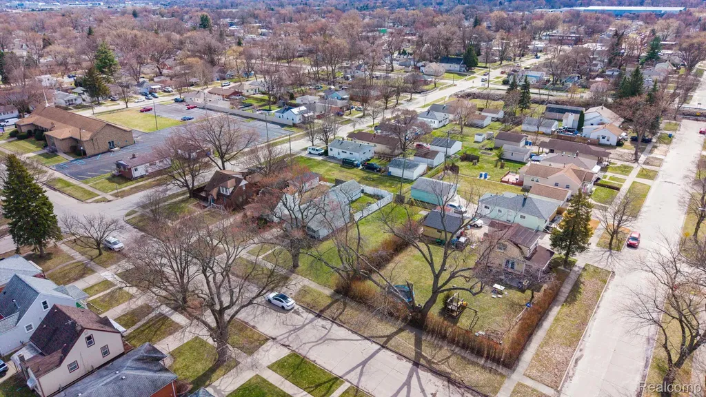 20751 Powers Avenue Dearborn Heights City MI 48125