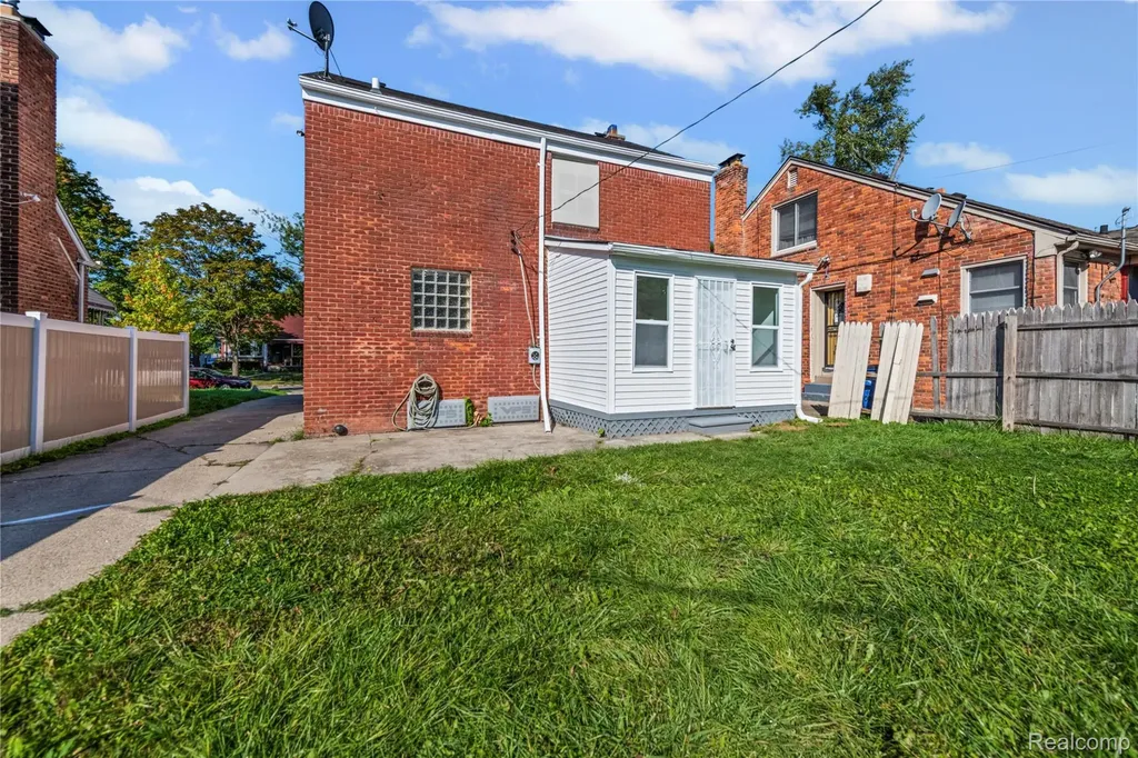 16560 Oakfield Street Detroit City MI 48235