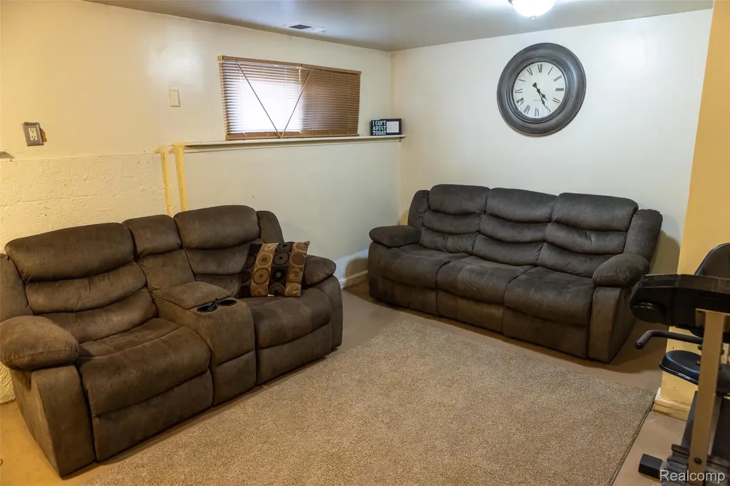 15167 Meadow Street Romulus City MI 48174