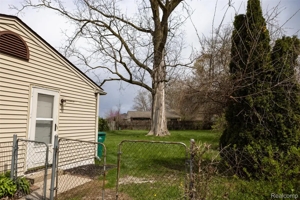 15167 Meadow Street Romulus City MI 48174