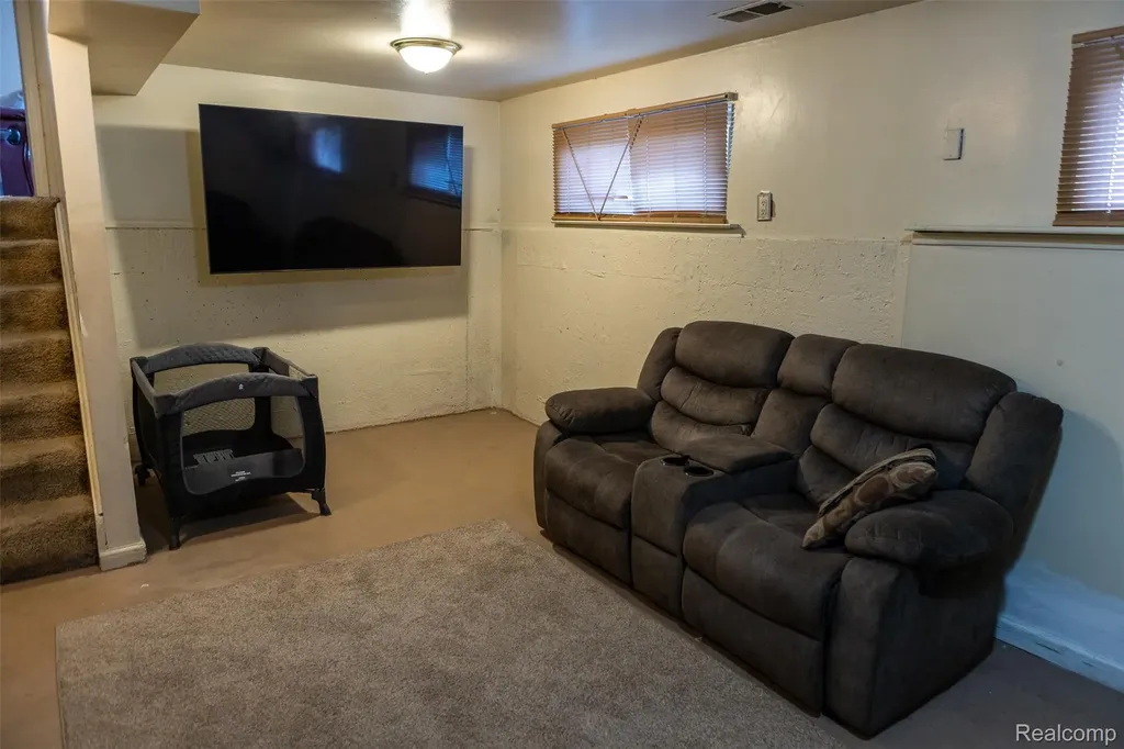 15167 Meadow Street Romulus City MI 48174
