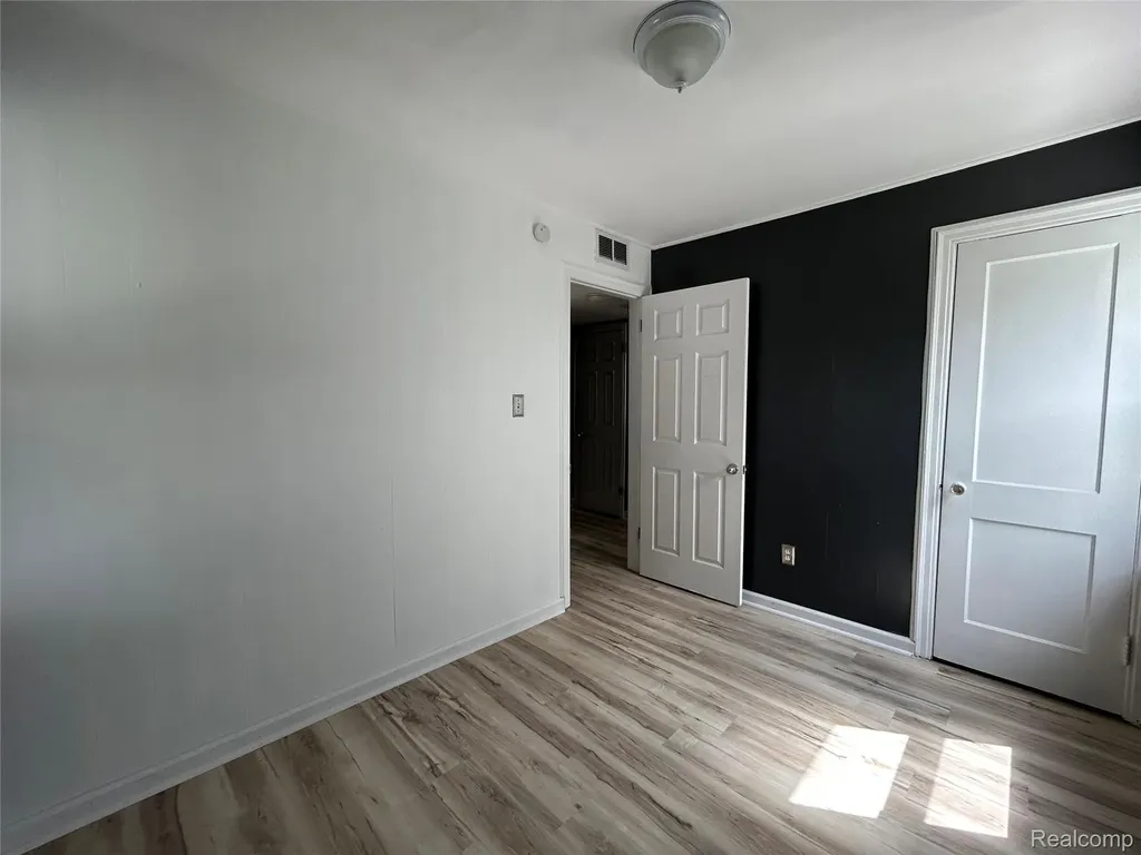 14935 Harrison Street Livonia City MI 48154