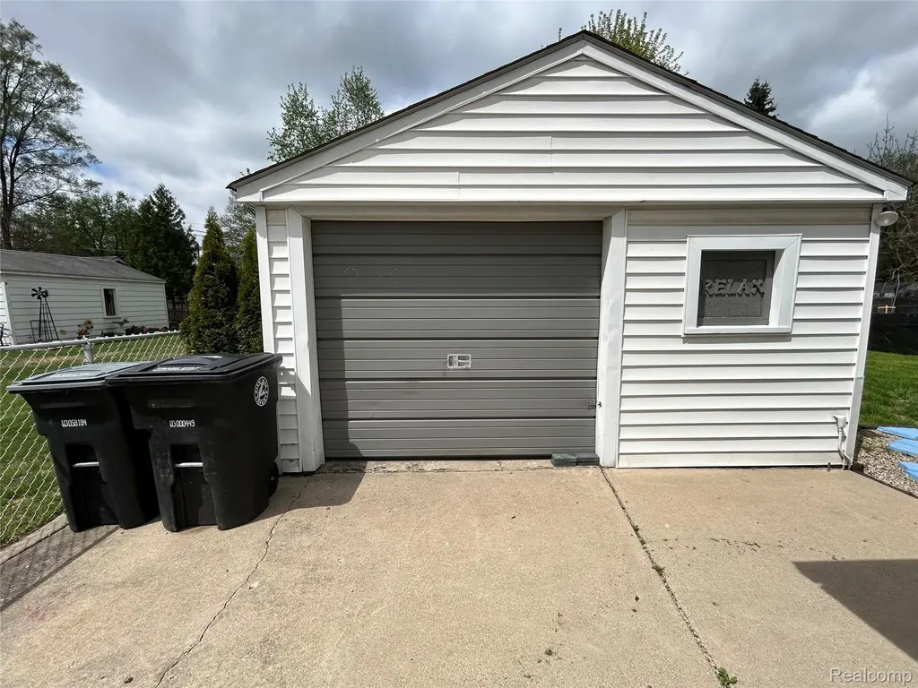 14935 Harrison Street Livonia City MI 48154