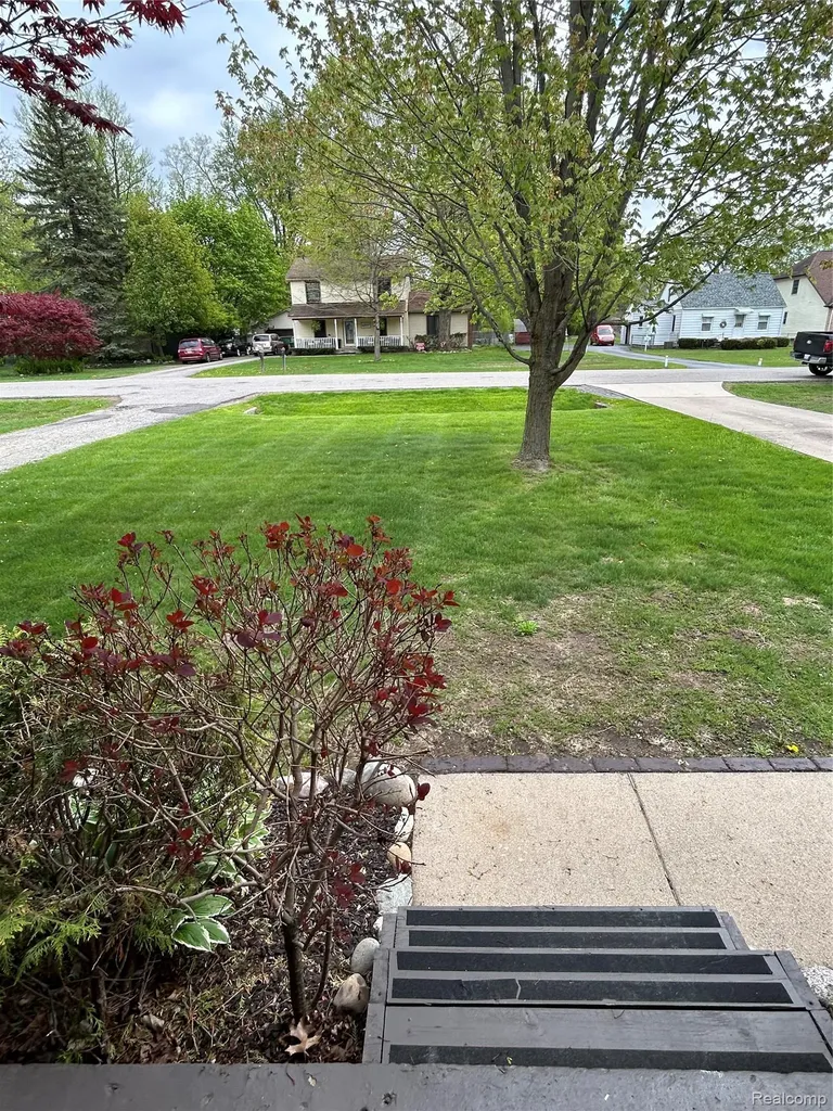14935 Harrison Street Livonia City MI 48154