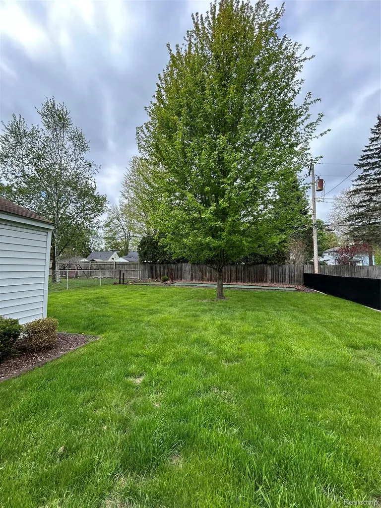 14935 Harrison Street Livonia City MI 48154