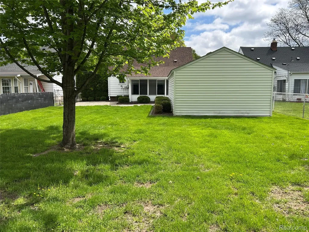 14935 Harrison Street Livonia City MI 48154