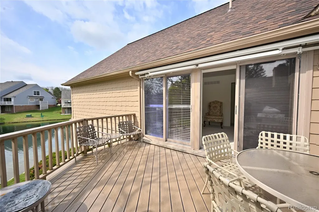 618 Deauville Lane Bloomfield Hills City MI 48304
