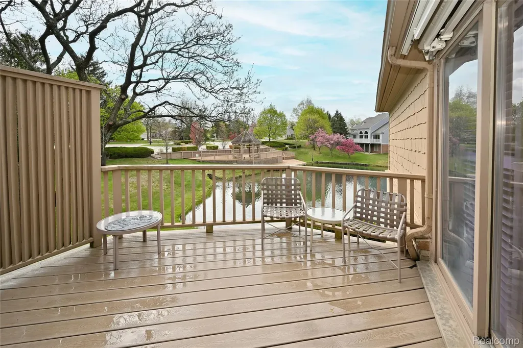 618 Deauville Lane Bloomfield Hills City MI 48304