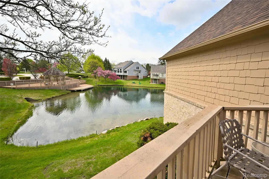618 Deauville Lane Bloomfield Hills City MI 48304