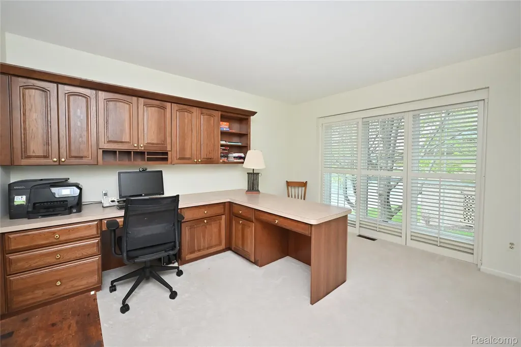 618 Deauville Lane Bloomfield Hills City MI 48304