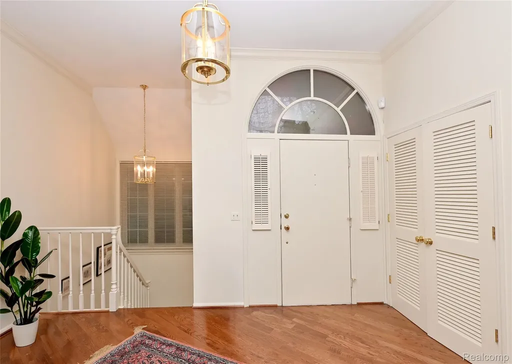 618 Deauville Lane Bloomfield Hills City MI 48304