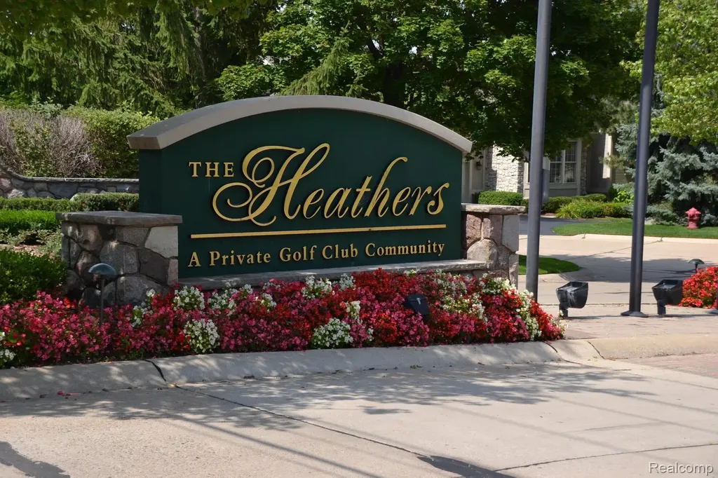 618 Deauville Lane Bloomfield Hills City MI 48304