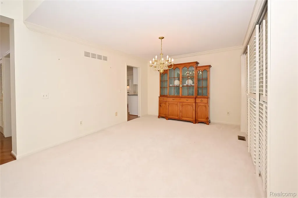 618 Deauville Lane Bloomfield Hills City MI 48304