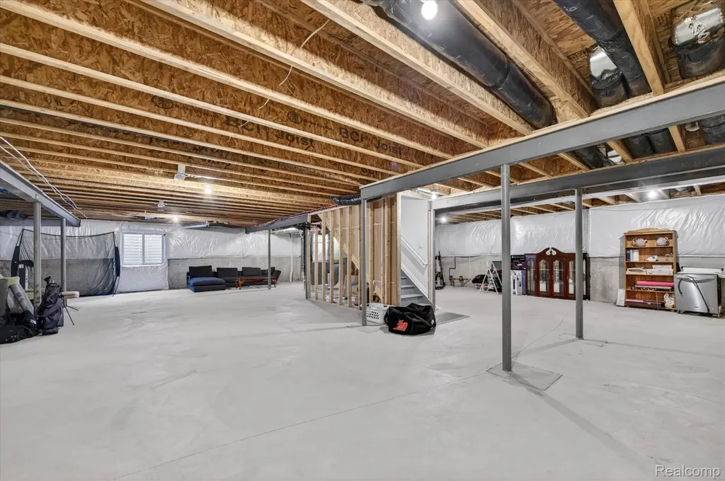 2942 Montgomery Circle Commerce Charter Township MI 48390