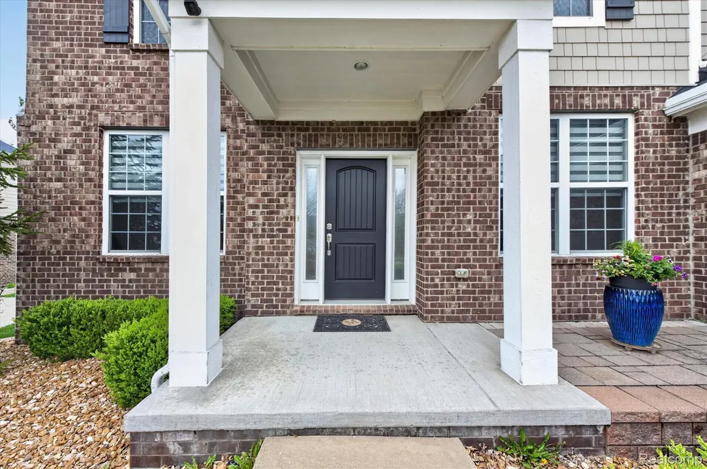 2942 Montgomery Circle Commerce Charter Township MI 48390