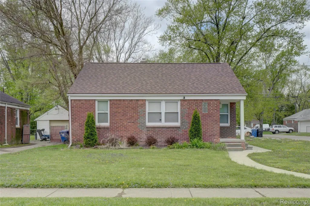 16661 Five Points Street Redford Charter Township MI 48240