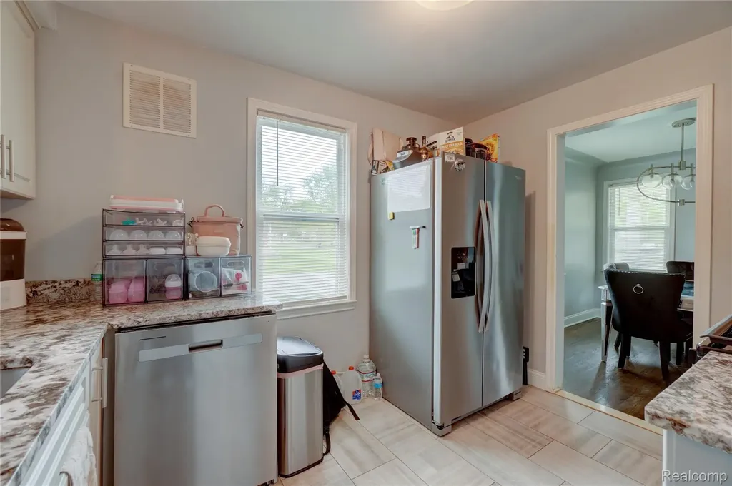 16661 Five Points Street Redford Charter Township MI 48240