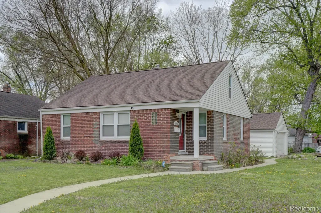 16661 Five Points Street Redford Charter Township MI 48240