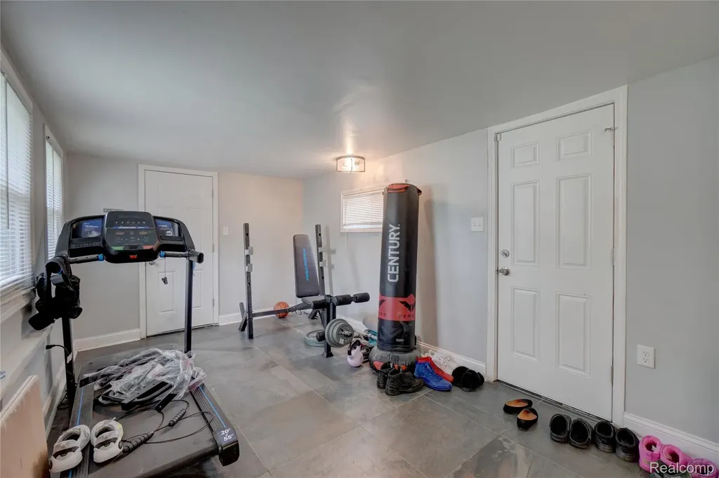 16661 Five Points Street Redford Charter Township MI 48240