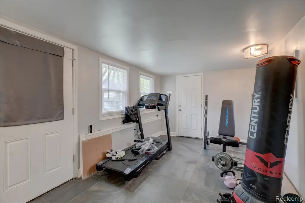 16661 Five Points Street Redford Charter Township MI 48240