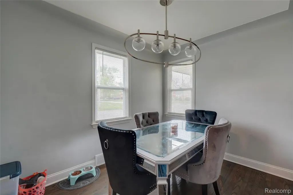 16661 Five Points Street Redford Charter Township MI 48240