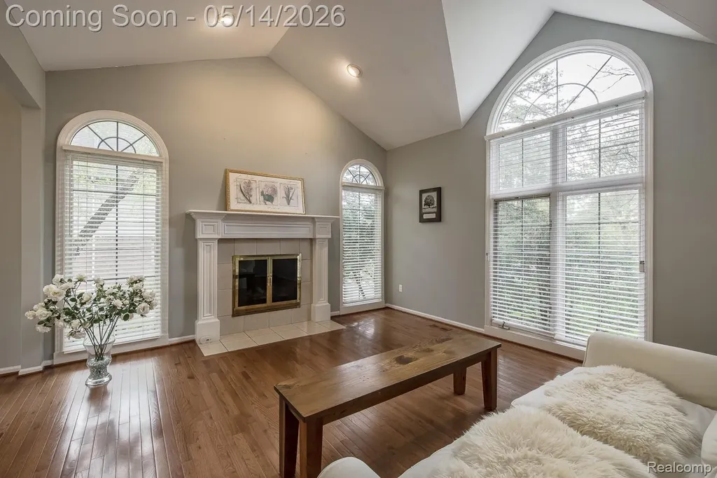 1818 Westridge Drive Rochester Hills City MI 48306