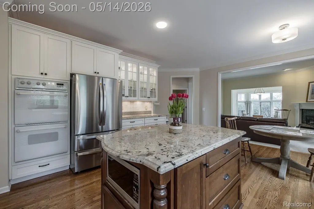 1818 Westridge Drive Rochester Hills City MI 48306