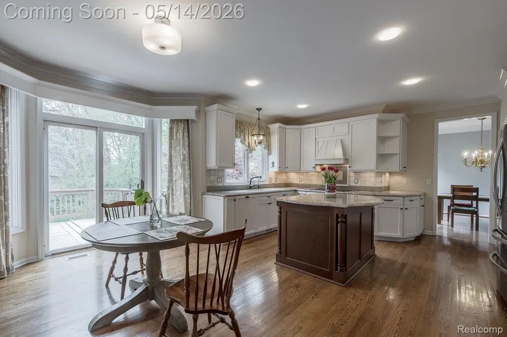 1818 Westridge Drive Rochester Hills City MI 48306