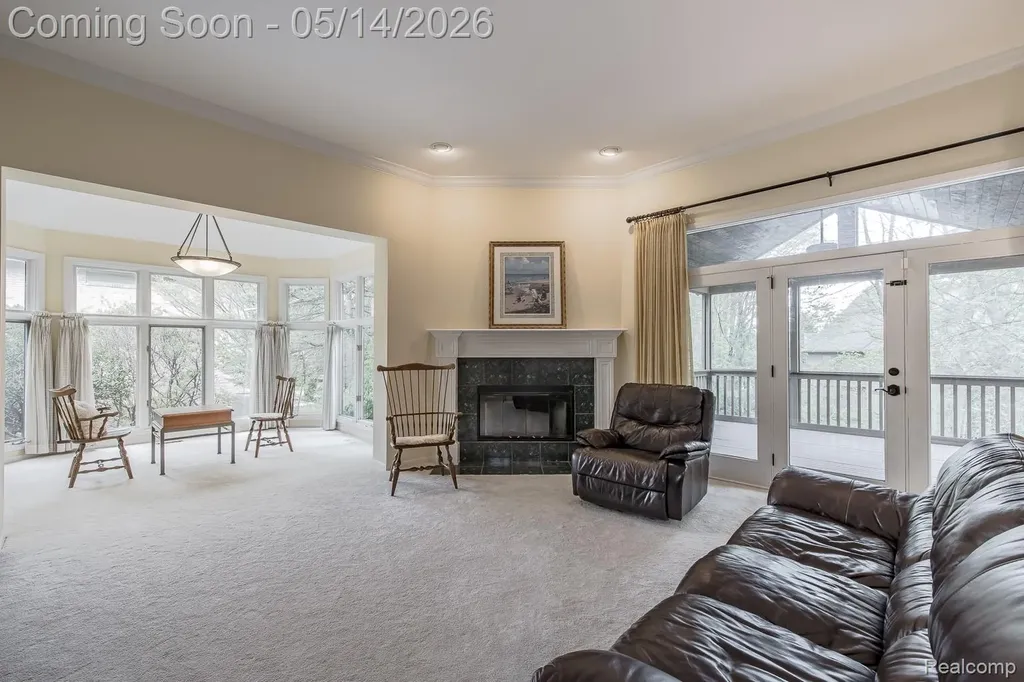 1818 Westridge Drive Rochester Hills City MI 48306