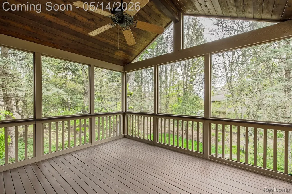 1818 Westridge Drive Rochester Hills City MI 48306
