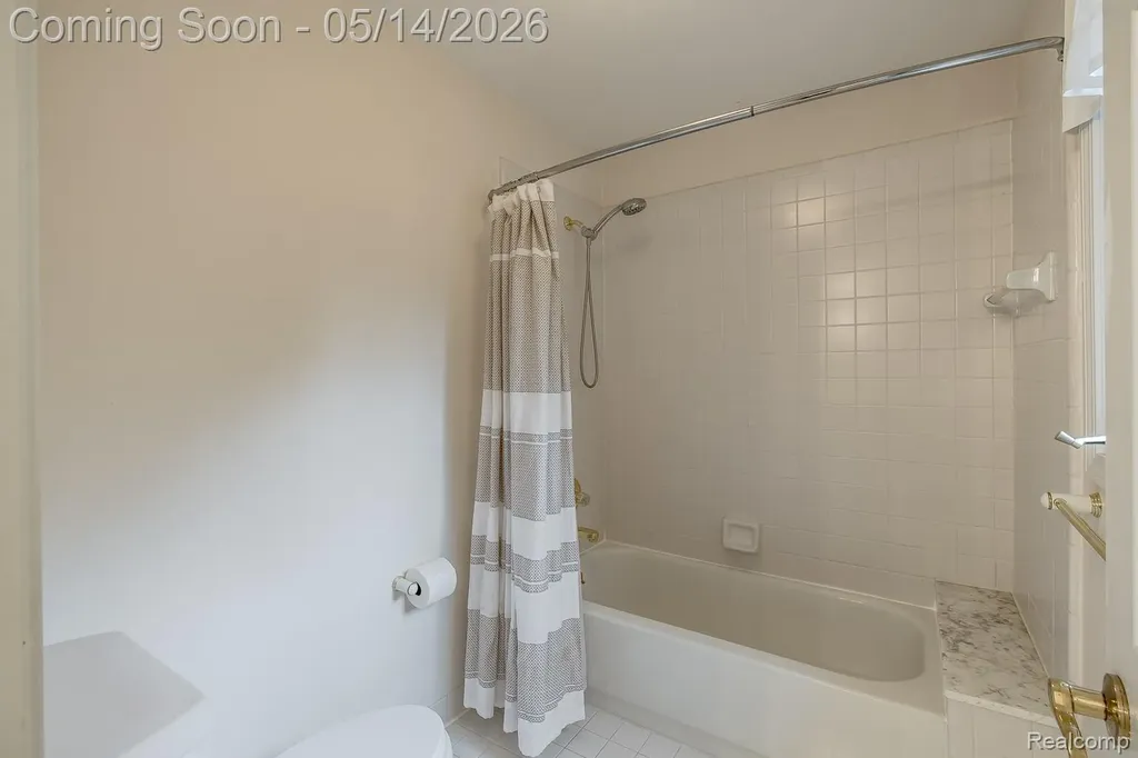 1818 Westridge Drive Rochester Hills City MI 48306