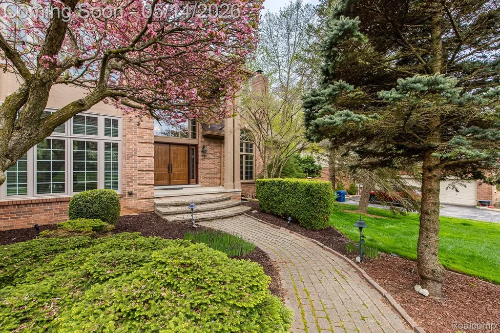 1818 Westridge Drive Rochester Hills City MI 48306
