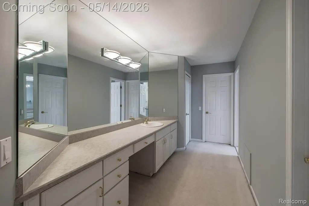 1818 Westridge Drive Rochester Hills City MI 48306