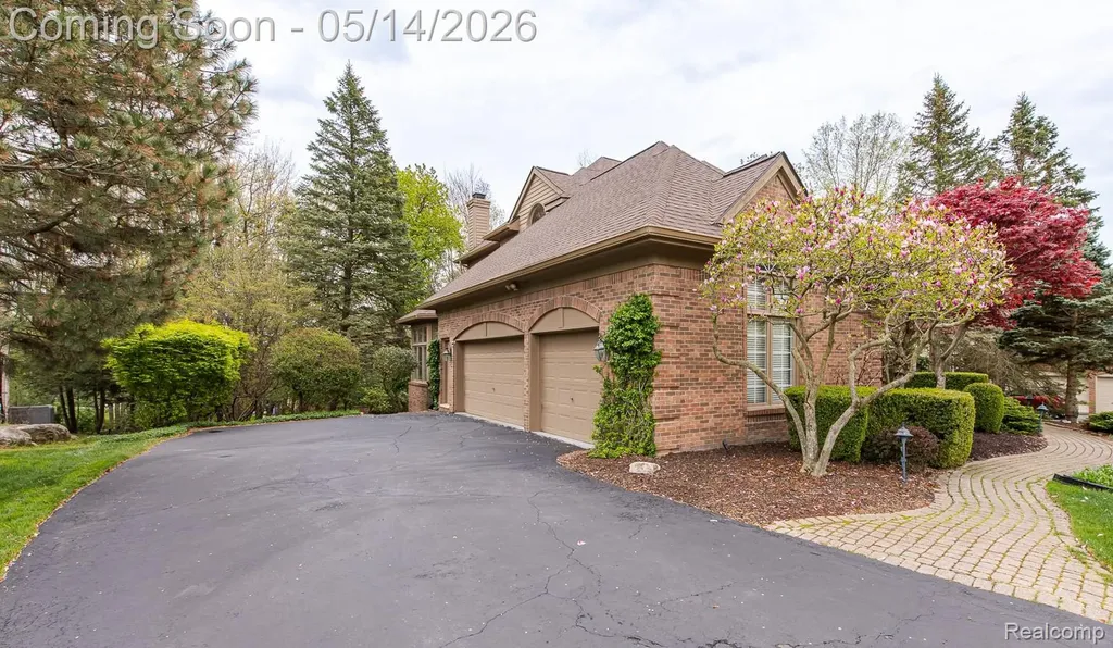 1818 Westridge Drive Rochester Hills City MI 48306