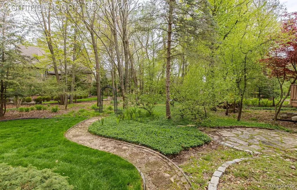 1818 Westridge Drive Rochester Hills City MI 48306