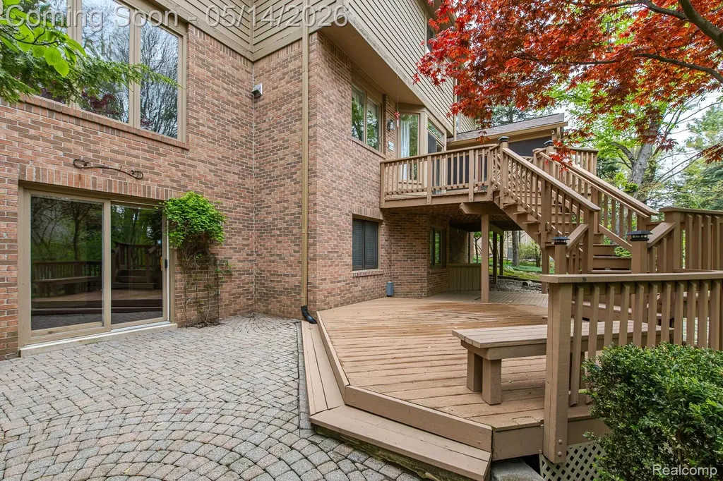 1818 Westridge Drive Rochester Hills City MI 48306