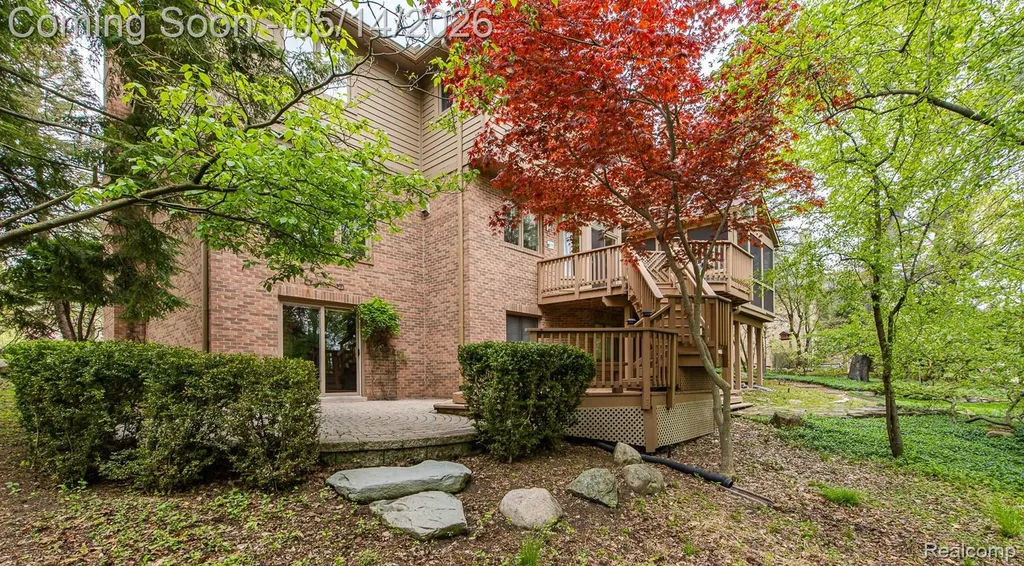 1818 Westridge Drive Rochester Hills City MI 48306
