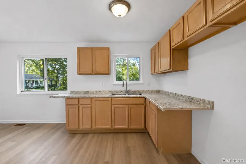 29468 Edward Drive Inkster City MI 48141