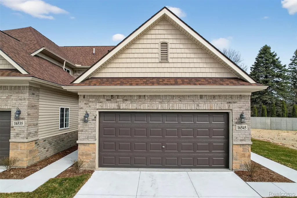 16545 Savor Lane Clinton Charter Township MI 48035