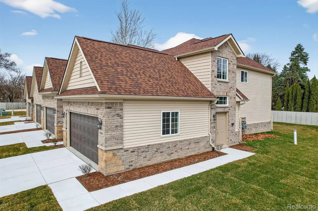 16545 Savor Lane Clinton Charter Township MI 48035