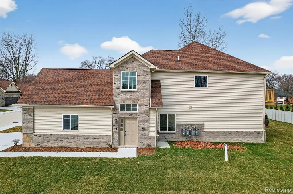 16545 Savor Lane Clinton Charter Township MI 48035