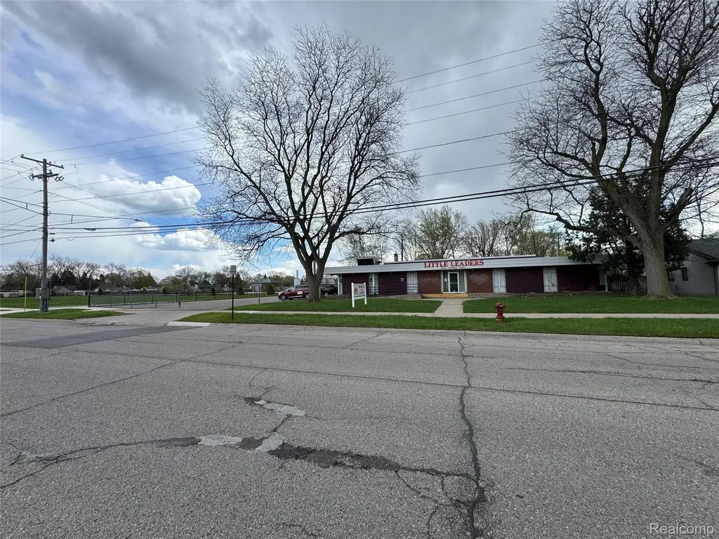 14060 Stephens Road Warren City MI 48089