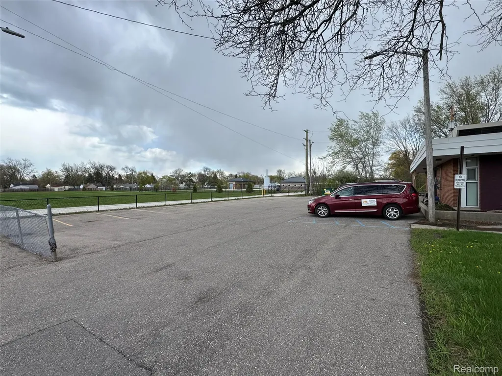 14060 Stephens Road Warren City MI 48089