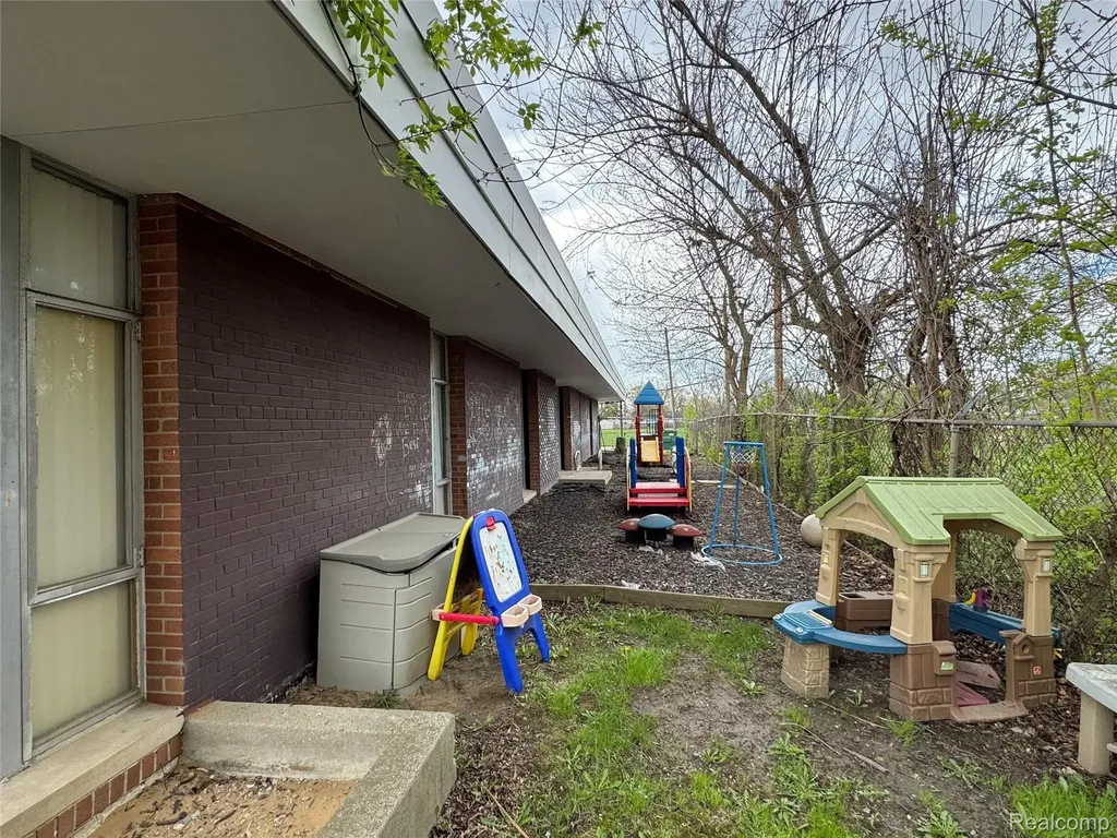 14060 Stephens Road Warren City MI 48089